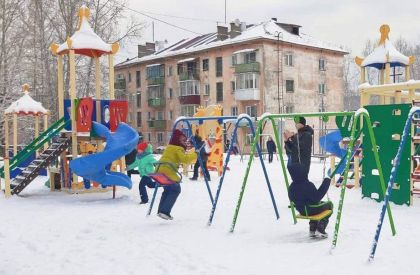   Денис Некипелов добивается возведения детской спортивной площадки в микрорайоне Мостоотряд в Усть-Куте
